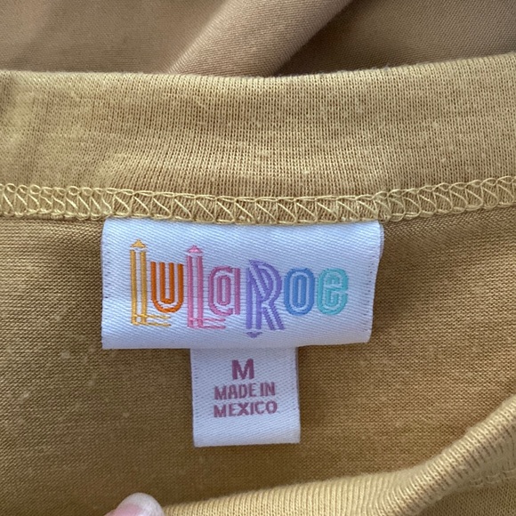 LulaRoe T-shirt - Picture 2 of 2